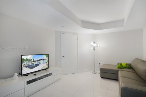 Condominio en venta en Sunny Isles Beach, Florida, 3 dormitorios, 153.1 m2 № 1930107 - foto 25
