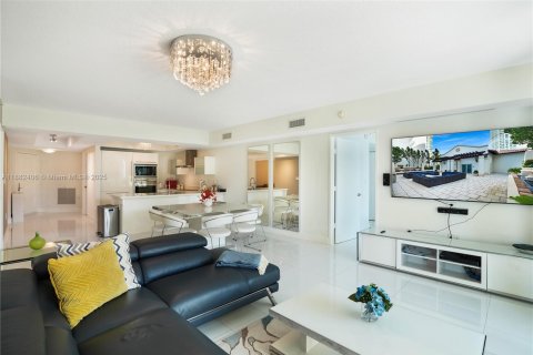 Condominio en venta en Sunny Isles Beach, Florida, 3 dormitorios, 153.1 m2 № 1930107 - foto 8