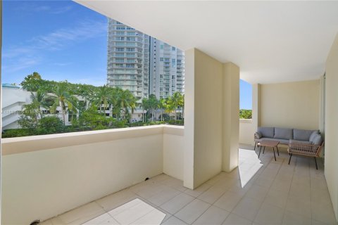 Condominio en venta en Sunny Isles Beach, Florida, 3 dormitorios, 153.1 m2 № 1930107 - foto 11