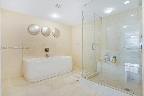 Condominio en venta en Sunny Isles Beach, Florida, 3 dormitorios, 153.1 m2 № 1930107 - foto 18