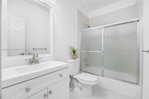 Copropriété à louer à Miami, Floride: 2 chambres, 118.91 m2 № 1933379 - photo 11