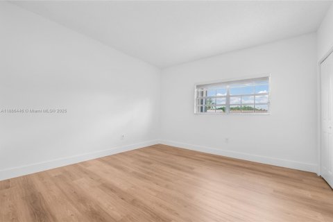 Copropriété à louer à Miami, Floride: 2 chambres, 118.91 m2 № 1933379 - photo 10