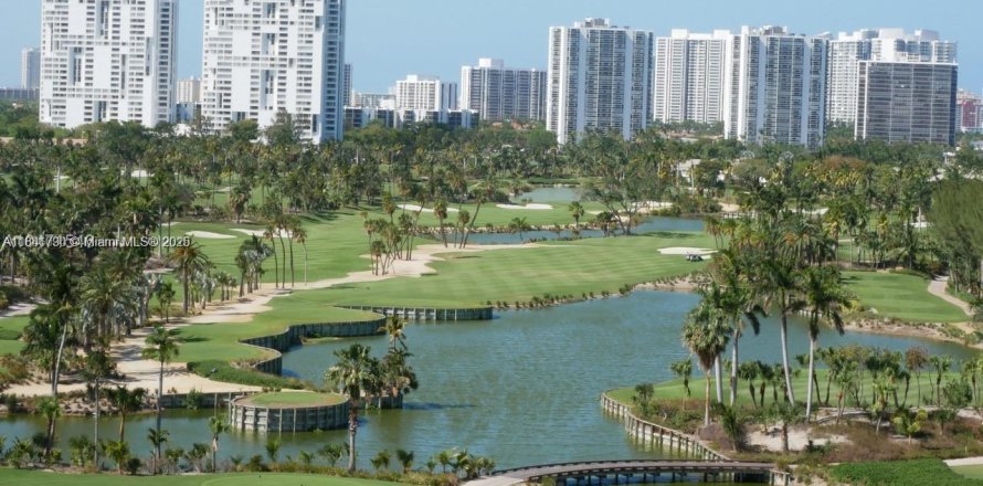 Condo in Aventura, Florida, 2 bedrooms № 1961544