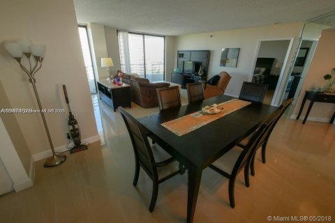 Condo in Aventura, Florida, 2 bedrooms № 1961544 - photo 4