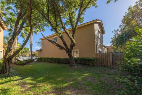 Townhouse in Cutler Bay, Florida 3 bedrooms, 139.73 sq.m. № 2042990 - photo 4