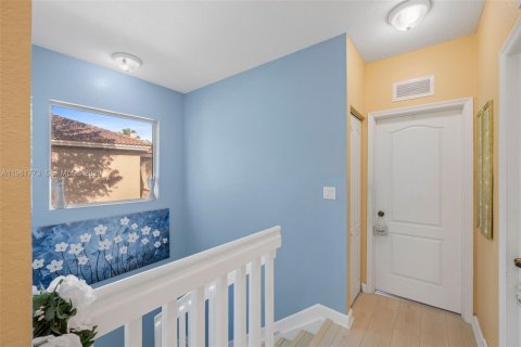 Townhouse in Cutler Bay, Florida 3 bedrooms, 139.73 sq.m. № 2042990 - photo 24