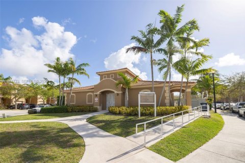 Townhouse in Cutler Bay, Florida 3 bedrooms, 139.73 sq.m. № 2042990 - photo 30