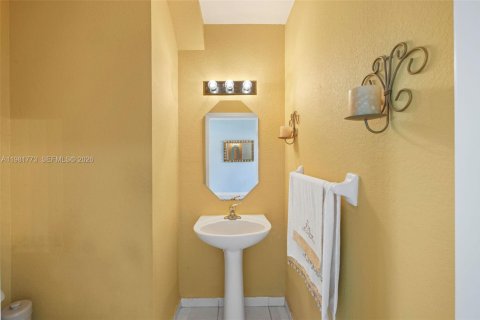 Townhouse in Cutler Bay, Florida 3 bedrooms, 139.73 sq.m. № 2042990 - photo 17
