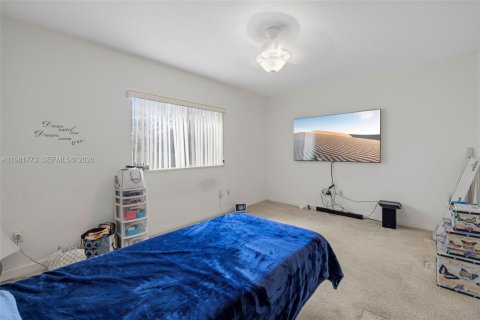 Townhouse in Cutler Bay, Florida 3 bedrooms, 139.73 sq.m. № 2042990 - photo 20