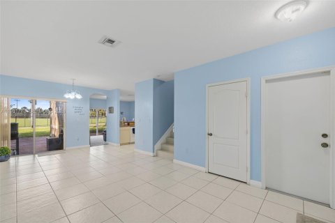 Townhouse in Cutler Bay, Florida 3 bedrooms, 139.73 sq.m. № 2042990 - photo 7