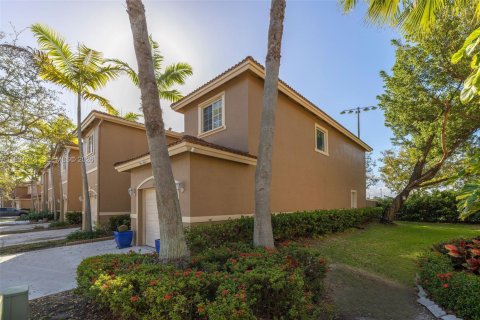 Townhouse in Cutler Bay, Florida 3 bedrooms, 139.73 sq.m. № 2042990 - photo 5