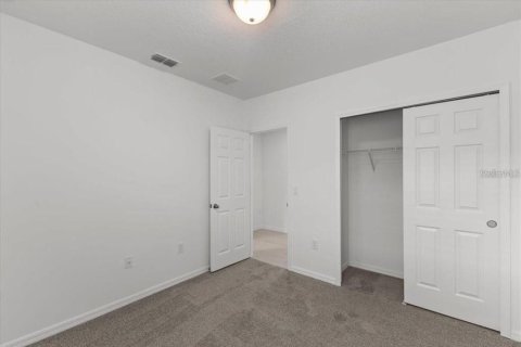Villa ou maison à louer à Poinciana, Floride: 3 chambres, 137.87 m2 № 2299841 - photo 9