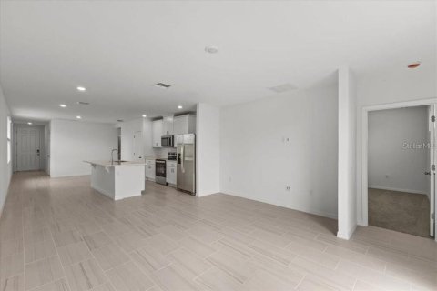 Villa ou maison à louer à Poinciana, Floride: 3 chambres, 137.87 m2 № 2299841 - photo 17