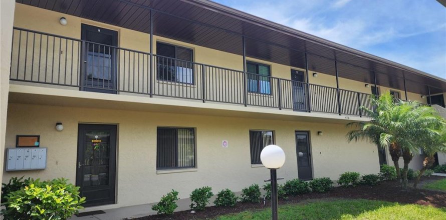 Condo in Punta Gorda, Florida, 2 bedrooms № 1124447
