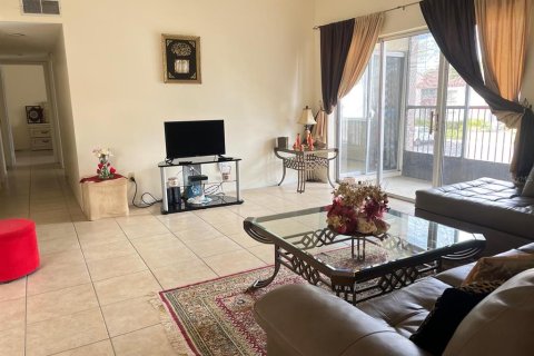 Condo in Orlando, Florida, 2 bedrooms  № 1736547 - photo 10