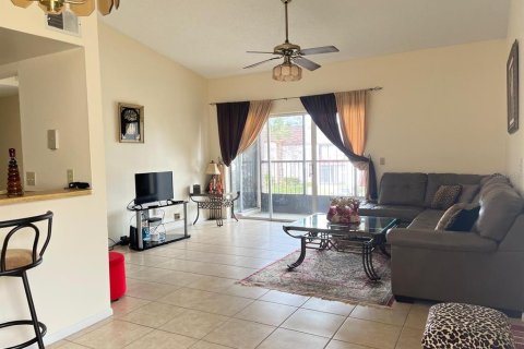 Condo in Orlando, Florida, 2 bedrooms  № 1736547 - photo 9