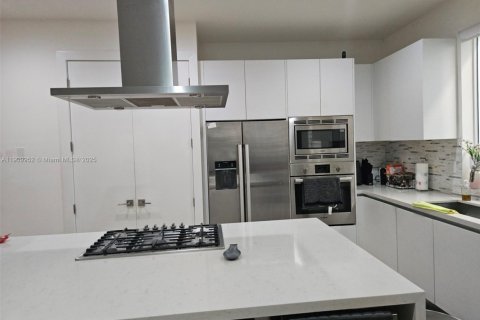 Villa ou maison à vendre à Doral, Floride: 5 chambres, 289.2 m2 № 1966543 - photo 9