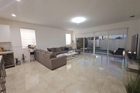 Villa ou maison à vendre à Doral, Floride: 5 chambres, 289.2 m2 № 1966543 - photo 10