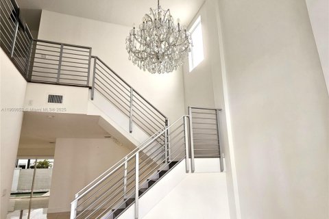 Villa ou maison à vendre à Doral, Floride: 5 chambres, 289.2 m2 № 1966543 - photo 3