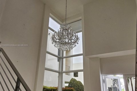 Villa ou maison à vendre à Doral, Floride: 5 chambres, 289.2 m2 № 1966543 - photo 5