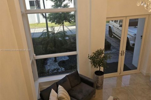 Villa ou maison à vendre à Doral, Floride: 5 chambres, 289.2 m2 № 1966543 - photo 4