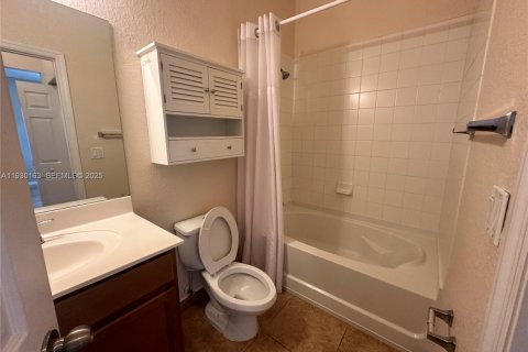 Снять в аренду кондоминиум в Дорал, Флорида 2 спальни, 104.33м2, № 1988941 - фото 17