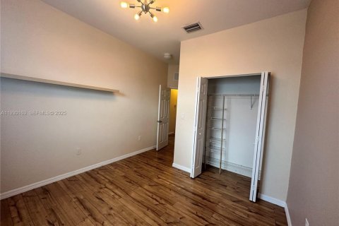 Снять в аренду кондоминиум в Дорал, Флорида 2 спальни, 104.33м2, № 1988941 - фото 19