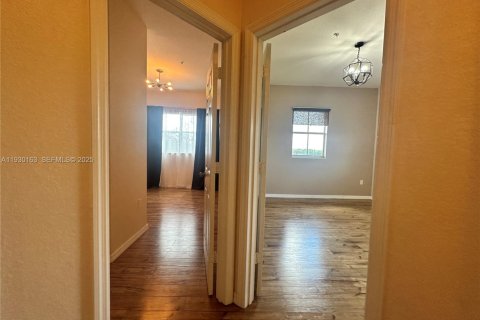 Снять в аренду кондоминиум в Дорал, Флорида 2 спальни, 104.33м2, № 1988941 - фото 12