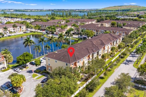 Снять в аренду кондоминиум в Дорал, Флорида 2 спальни, 104.33м2, № 1988941 - фото 30