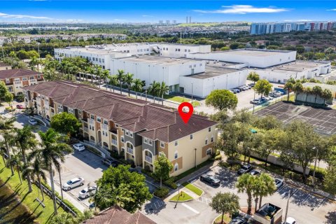 Снять в аренду кондоминиум в Дорал, Флорида 2 спальни, 104.33м2, № 1988941 - фото 28