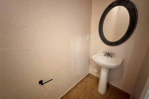 Снять в аренду кондоминиум в Дорал, Флорида 2 спальни, 104.33м2, № 1988941 - фото 7