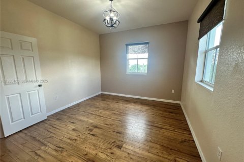 Снять в аренду кондоминиум в Дорал, Флорида 2 спальни, 104.33м2, № 1988941 - фото 15