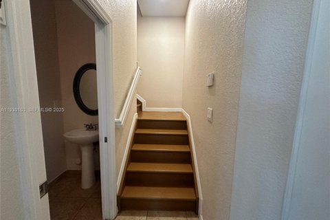 Снять в аренду кондоминиум в Дорал, Флорида 2 спальни, 104.33м2, № 1988941 - фото 9