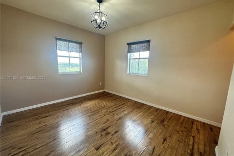 Снять в аренду кондоминиум в Дорал, Флорида 2 спальни, 104.33м2, № 1988941 - фото 13