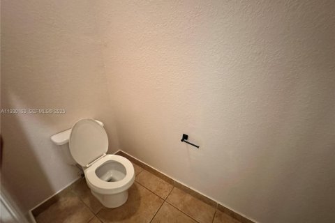 Снять в аренду кондоминиум в Дорал, Флорида 2 спальни, 104.33м2, № 1988941 - фото 8