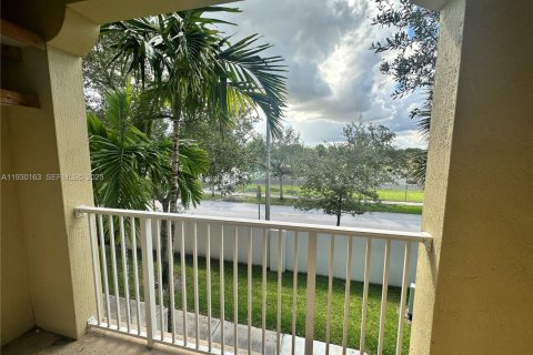 Снять в аренду кондоминиум в Дорал, Флорида 2 спальни, 104.33м2, № 1988941 - фото 6