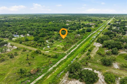 Commercial property in Okeechobee, Florida № 2181223 - photo 11