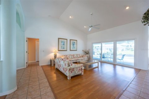 Casa en venta en Cape Coral, Florida, 3 dormitorios, 205.31 m2 № 1907613 - foto 26