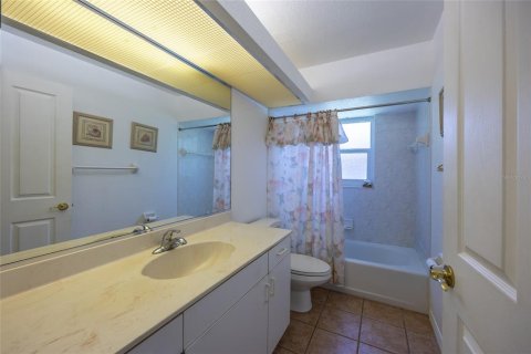 Casa en venta en Cape Coral, Florida, 3 dormitorios, 205.31 m2 № 1907613 - foto 11
