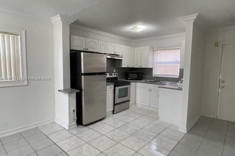 Copropriété à vendre à Miami, Floride: 2 chambres, 74.32 m2 № 2091106 - photo 2