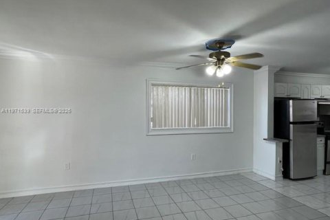 Copropriété à vendre à Miami, Floride: 2 chambres, 74.32 m2 № 2091106 - photo 4