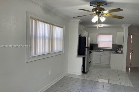 Condo à Miami, Floride, 2 chambres  № 2091106