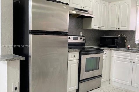 Copropriété à vendre à Miami, Floride: 2 chambres, 74.32 m2 № 2091106 - photo 3