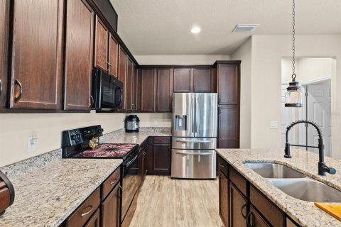 Touwnhouse à vendre à Palm Harbor, Floride: 3 chambres, 170.94 m2 № 2093698 - photo 8