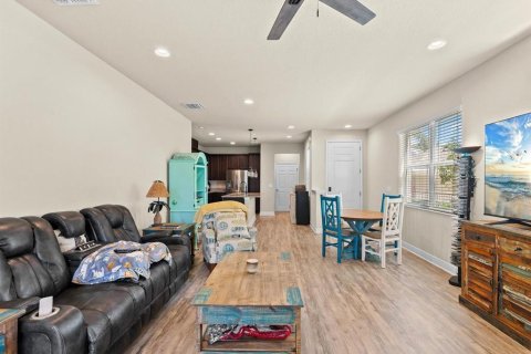 Touwnhouse à vendre à Palm Harbor, Floride: 3 chambres, 170.94 m2 № 2093698 - photo 13