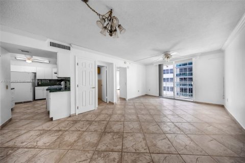 Copropriété à vendre à Miami Beach, Floride: 1 chambre, 62.8 m2 № 1738878 - photo 5