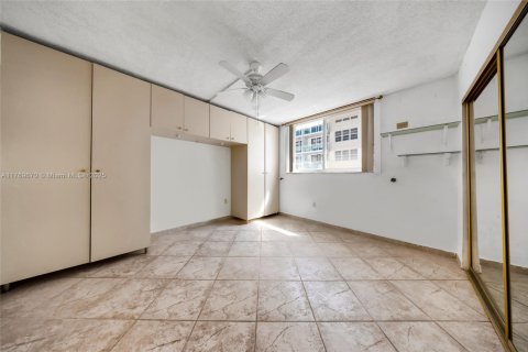 Copropriété à vendre à Miami Beach, Floride: 1 chambre, 62.8 m2 № 1738878 - photo 17