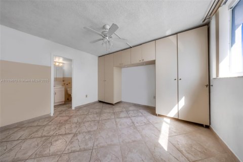 Copropriété à vendre à Miami Beach, Floride: 1 chambre, 62.8 m2 № 1738878 - photo 18