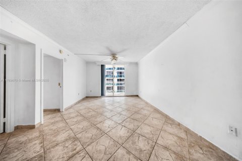 Copropriété à vendre à Miami Beach, Floride: 1 chambre, 62.8 m2 № 1738878 - photo 3