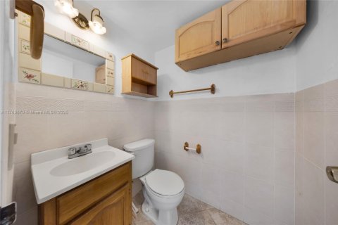 Copropriété à vendre à Miami Beach, Floride: 1 chambre, 62.8 m2 № 1738878 - photo 16